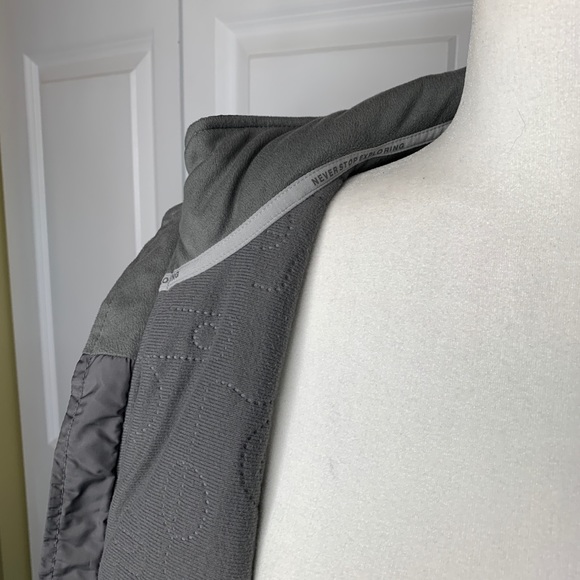 The North Face Zip up Jacker - Picture 4 of 6